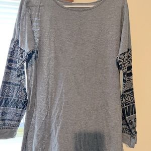 GRAY TRIBAL 3/4 LENGTH SLEEVE TEE